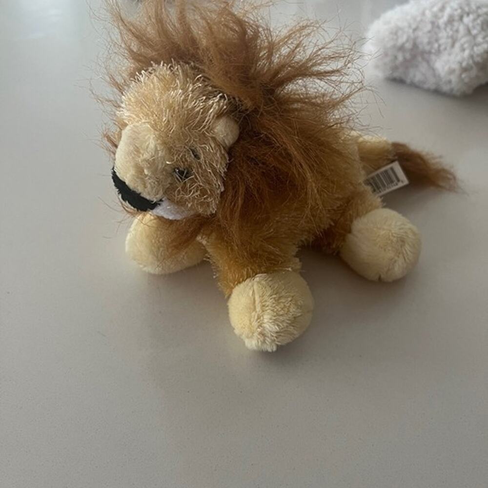 Webkinz Lion HS006 Plush Doll Shaggy Fuzzy
